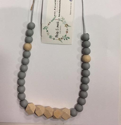 Mom Necklace "Wood and Me" By Pois Et Mois - Light Gray