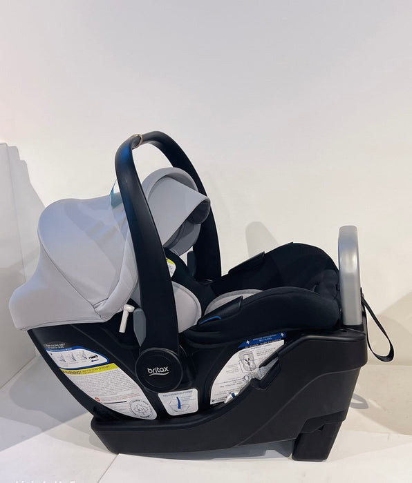 Britax Willow S Infant Car Seat - Glacier Onyx (Floormodel/IN STORE PICK UP ONLY)