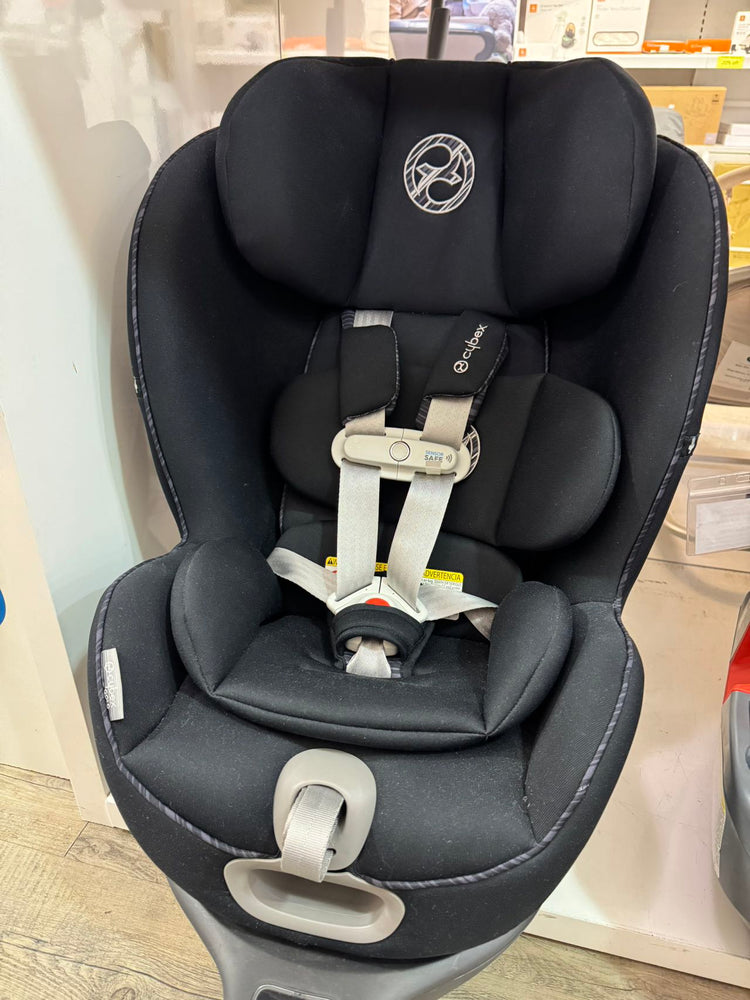 Cybex Sirona S Convertible Car Seat (Markham Floormodel/IN STORE PICK UP ONLY)