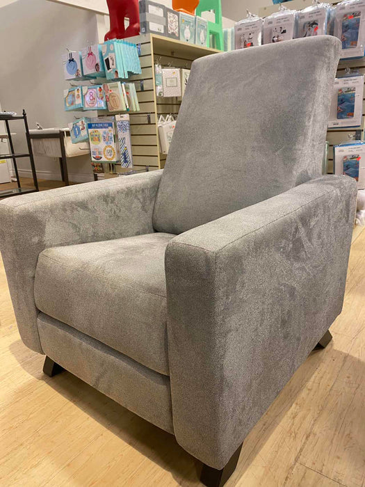 Dutailier Classio Chair (Markham Floormodel/IN STORE PICK UP ONLY)