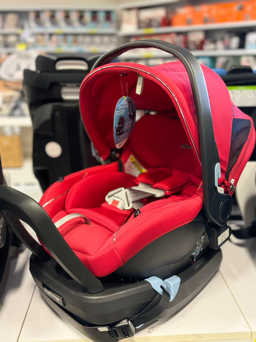 Peg Perego Nido - Red Shine (Markham Floormodel/IN STORE PICK UP ONLY)