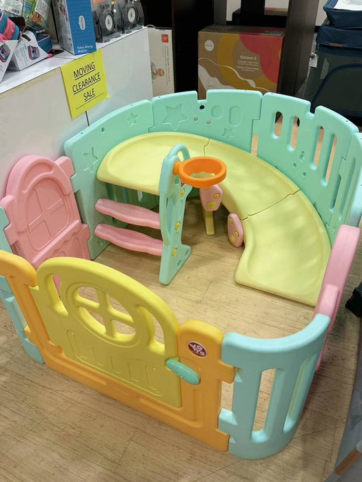 Yaya Spiral & Slide Baby Room (Floormodel/IN STORE PICK UP ONLY)