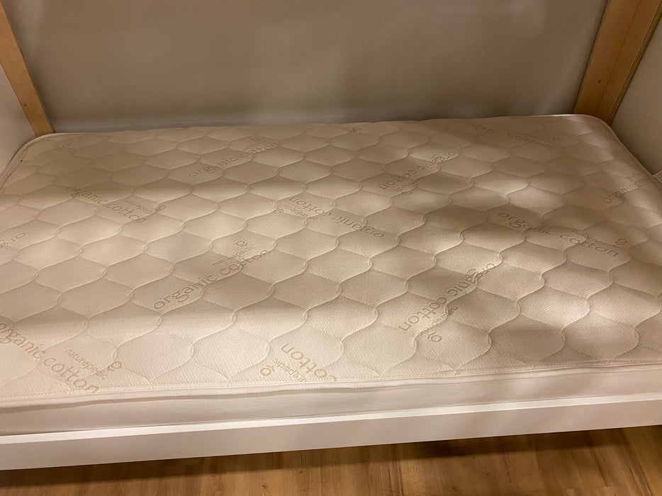 Naturepedic Organic Cotton Deluxe 1-sided Twin Mattress (Floormodel/IN STORE PICK UP ONLY)