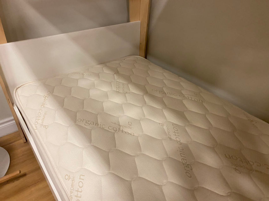 Naturepedic Organic Cotton Deluxe 1-sided Twin Mattress (Floormodel/IN STORE PICK UP ONLY)